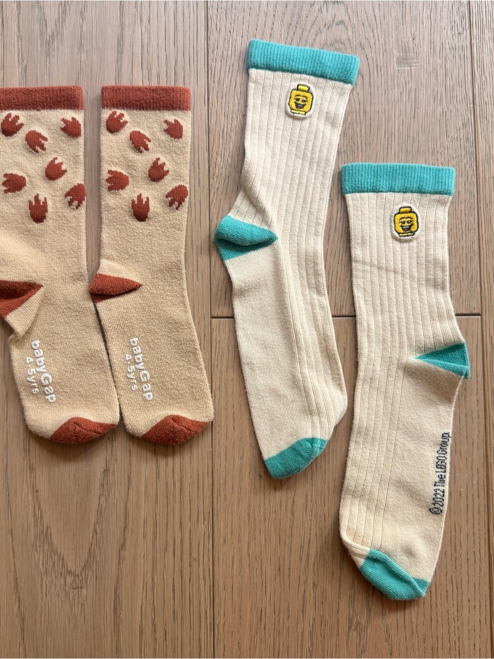 GAP Beige Crew Socks with Teal Trim & Rust Accent 2-Pack